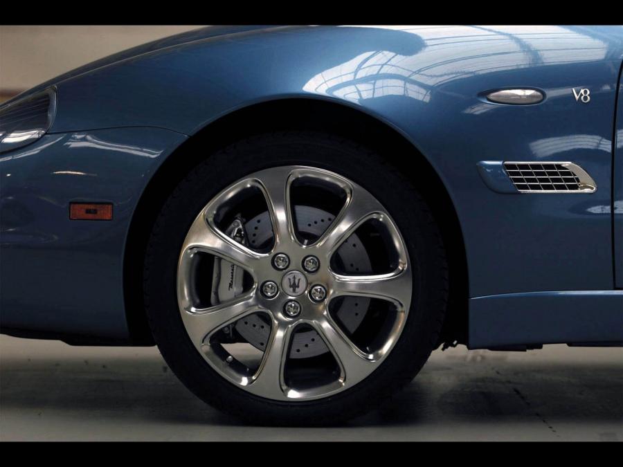  Maserati Spyder 2003 года  (фото 10 из 10)